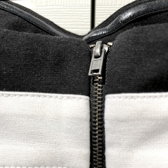 Forever 21 Chevron Pattern Bustier Crop Top - Picture 3 of 6